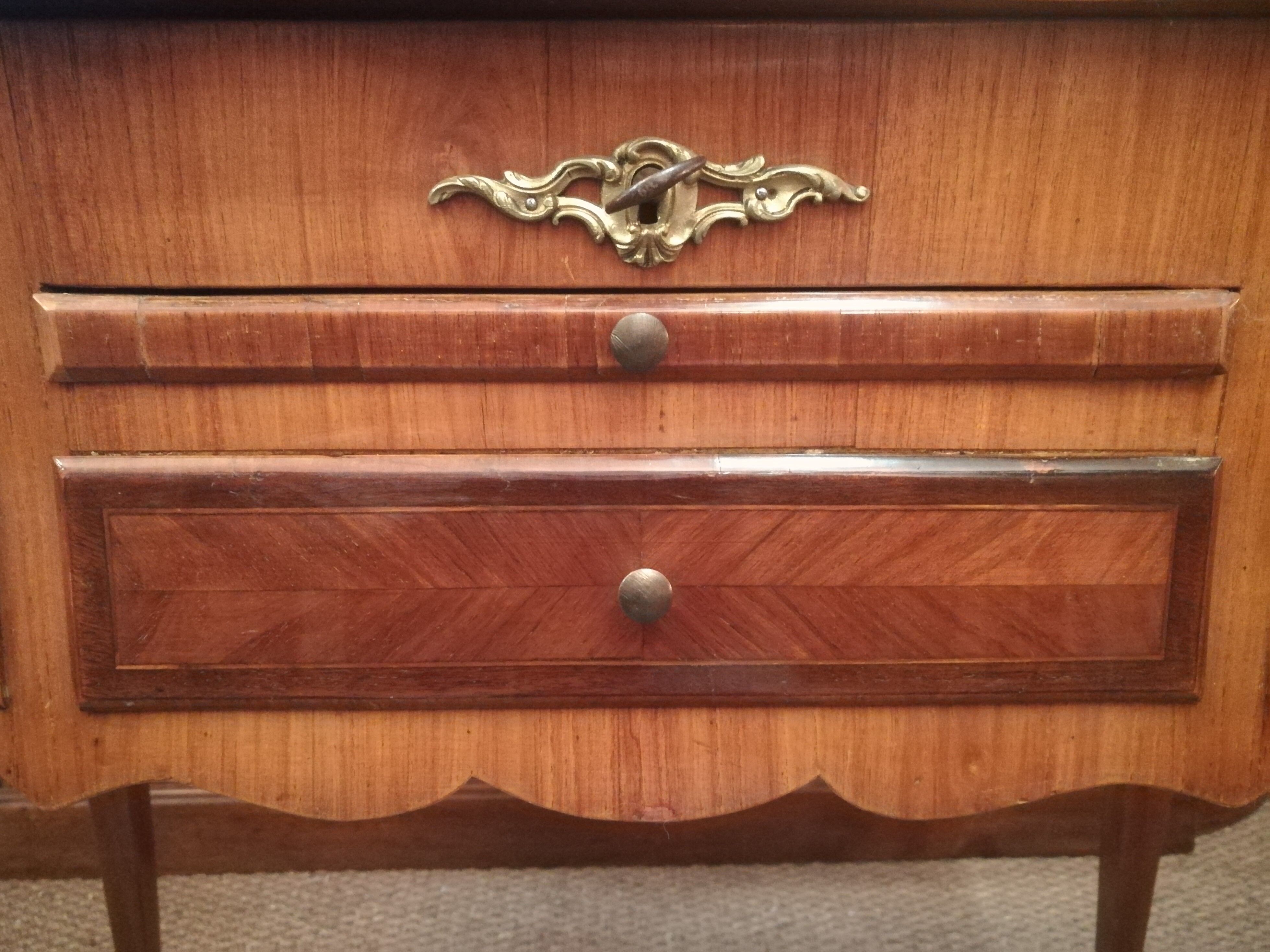 Coiffeuse style Louis XV en marqueterie