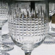 BACCARAT NANCY - 12 Glasses of white wine in cut crystal - Signed - H 12,5cm