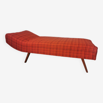 Daybed des années 60, tissu écossais tons orangé