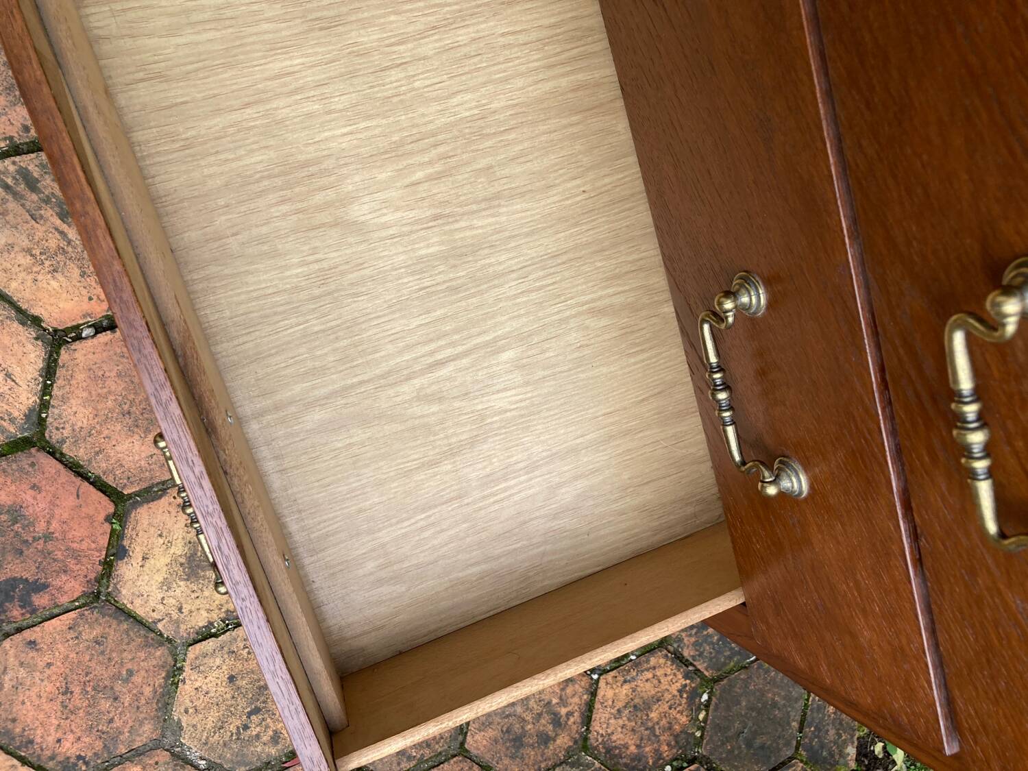 Vintage chest of drawers with tapered legs