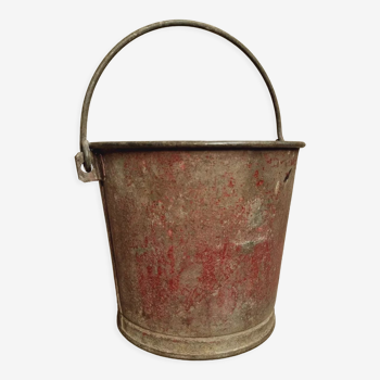 Old bucket fire bucket waste bucket