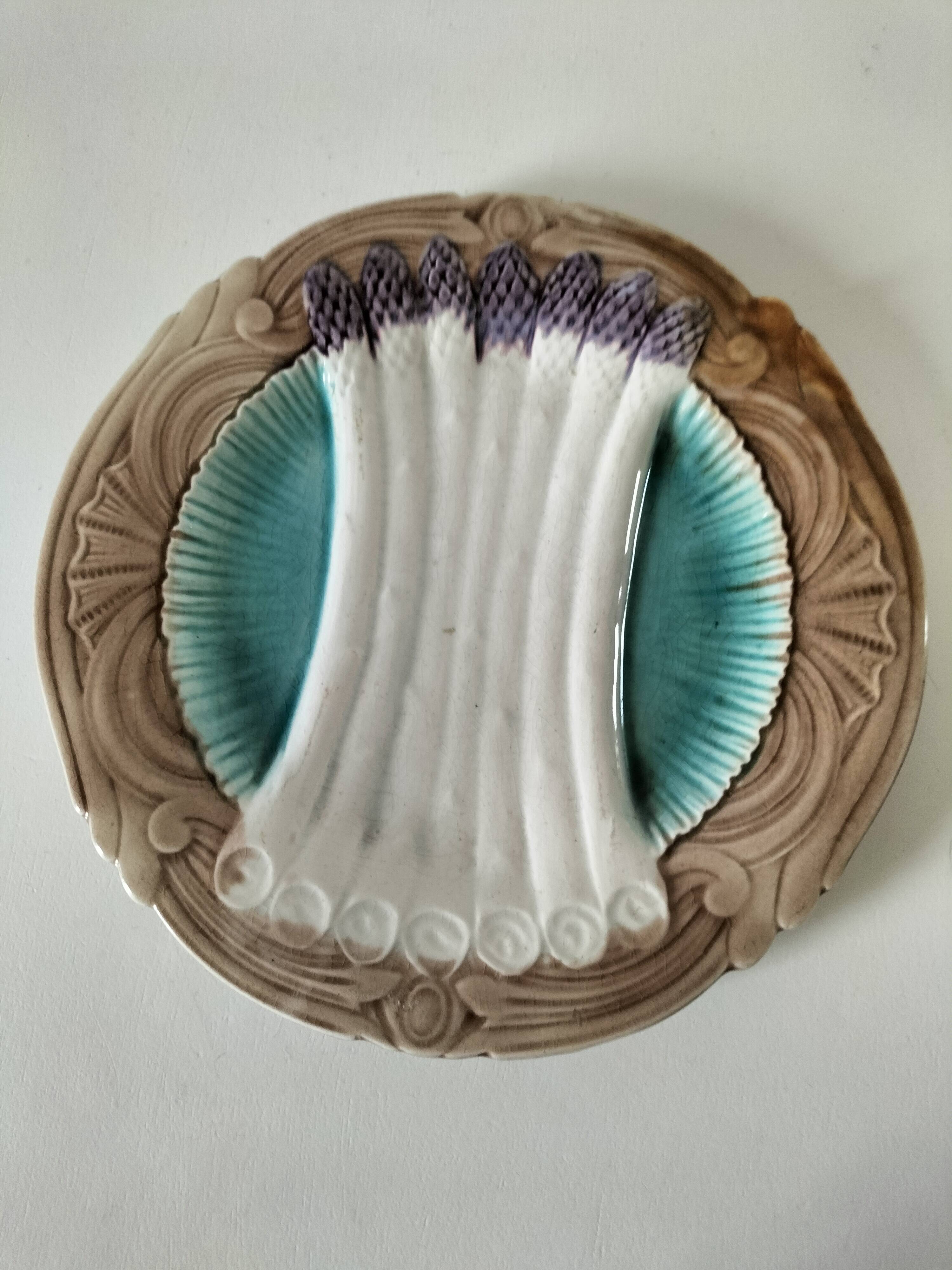 Asparagus plate in earthenware – acanthus and shells – around 1900