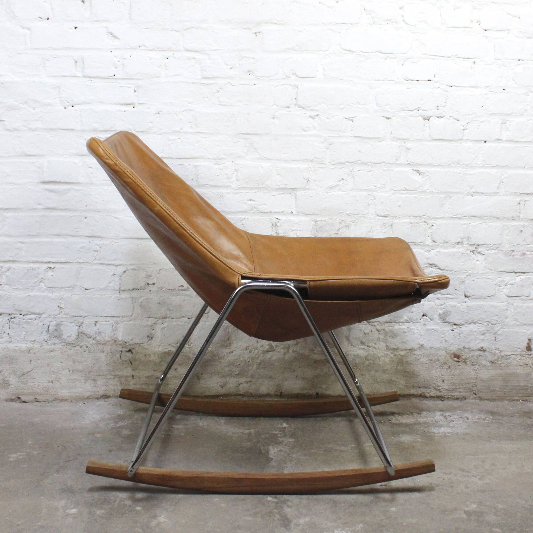 Rocking-chair G1 par Pierre Guariche