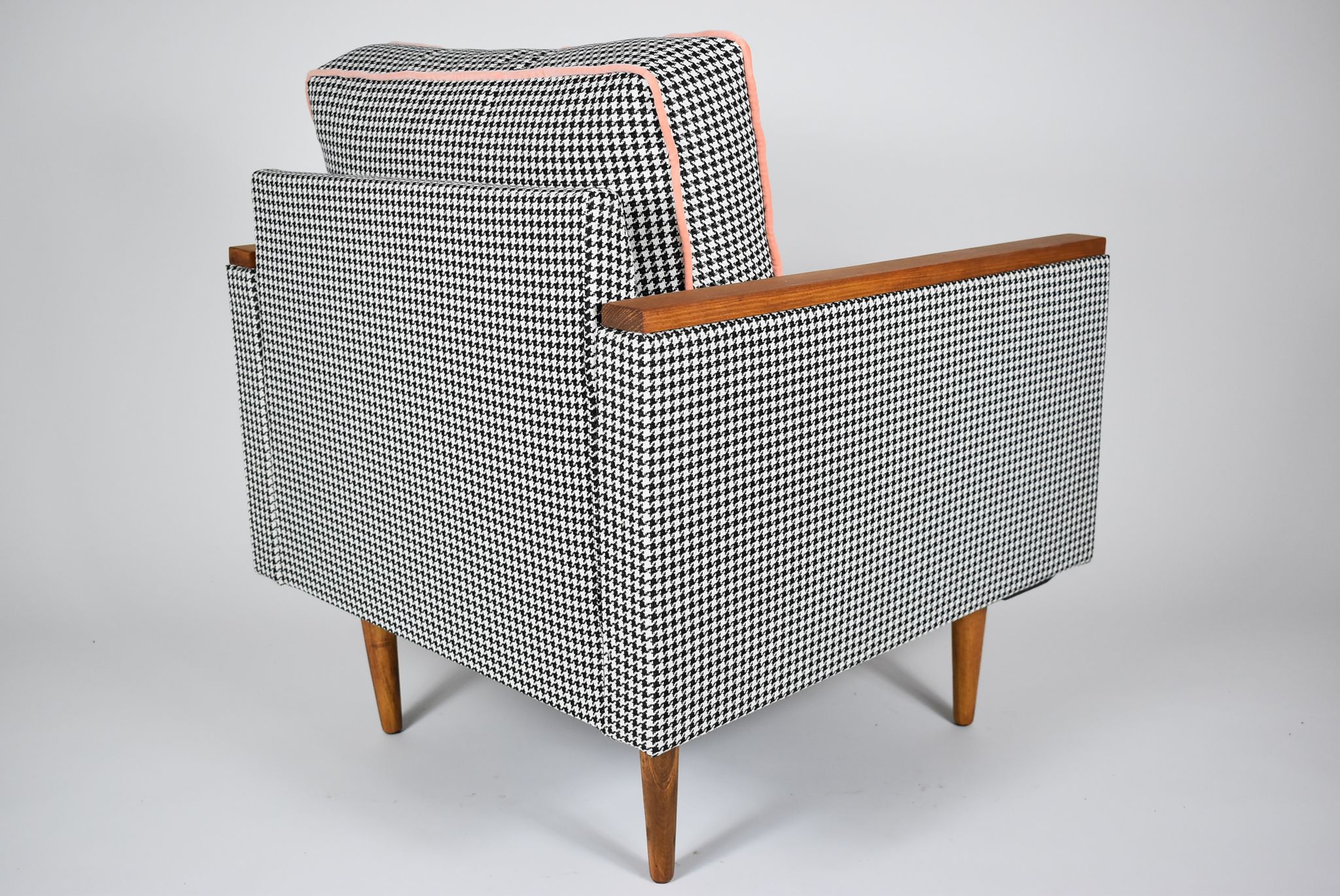 Mid-century original armchair Cube, 1970s,  restored, pied de poule