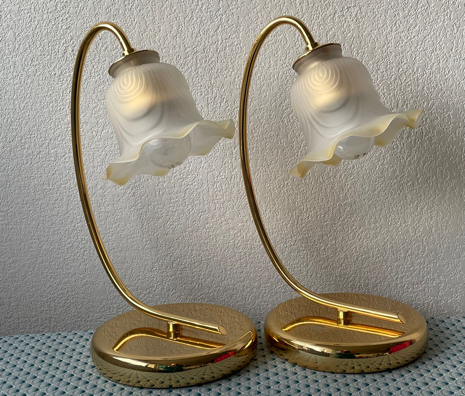 Pair of vintage 80s flower lamps