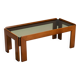 Table basse avec plateau en verre fumé attribuée à Scarpa