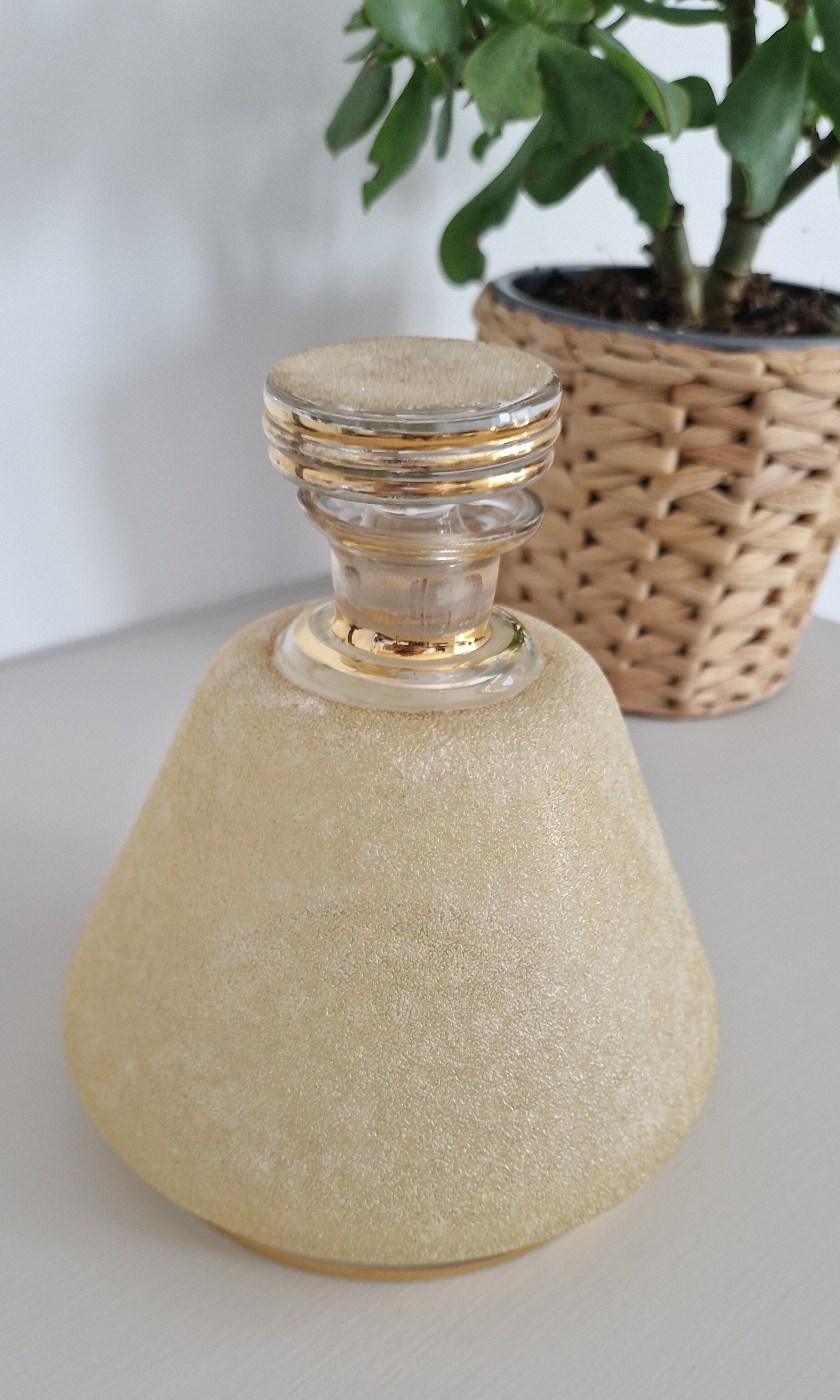 Carafe granite glass