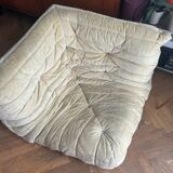 Canapé d’angle Togo ligne Roset en tissu velours beige
