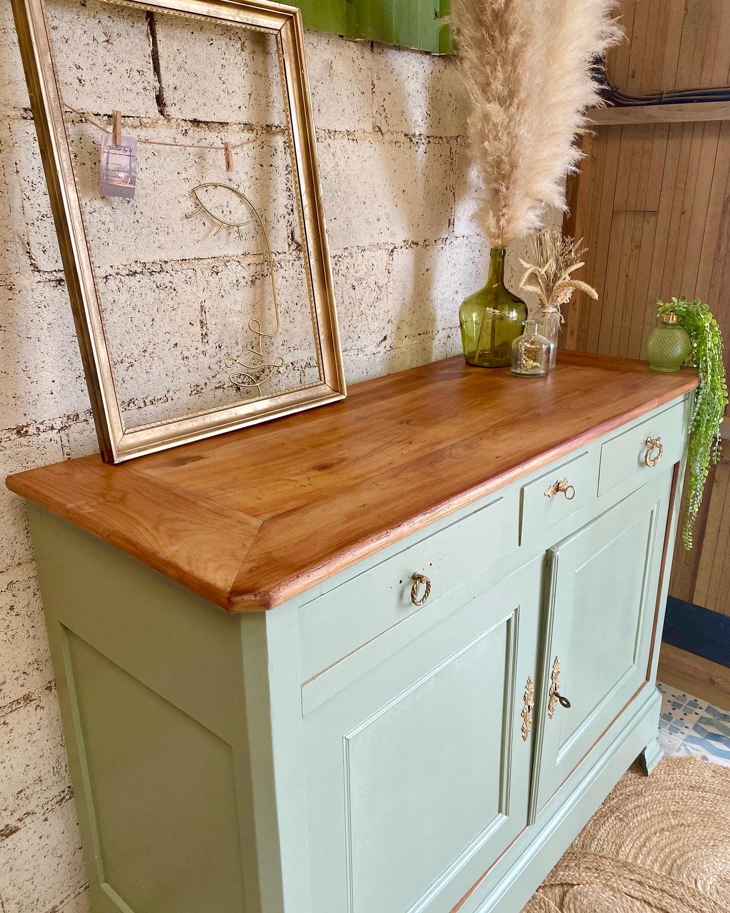 Solid wood sideboard