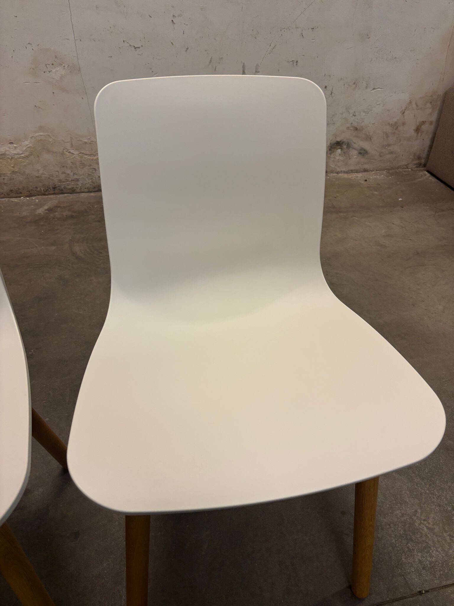 Vitra Hal Jasper Morrison, plastic and wood – white – work chair