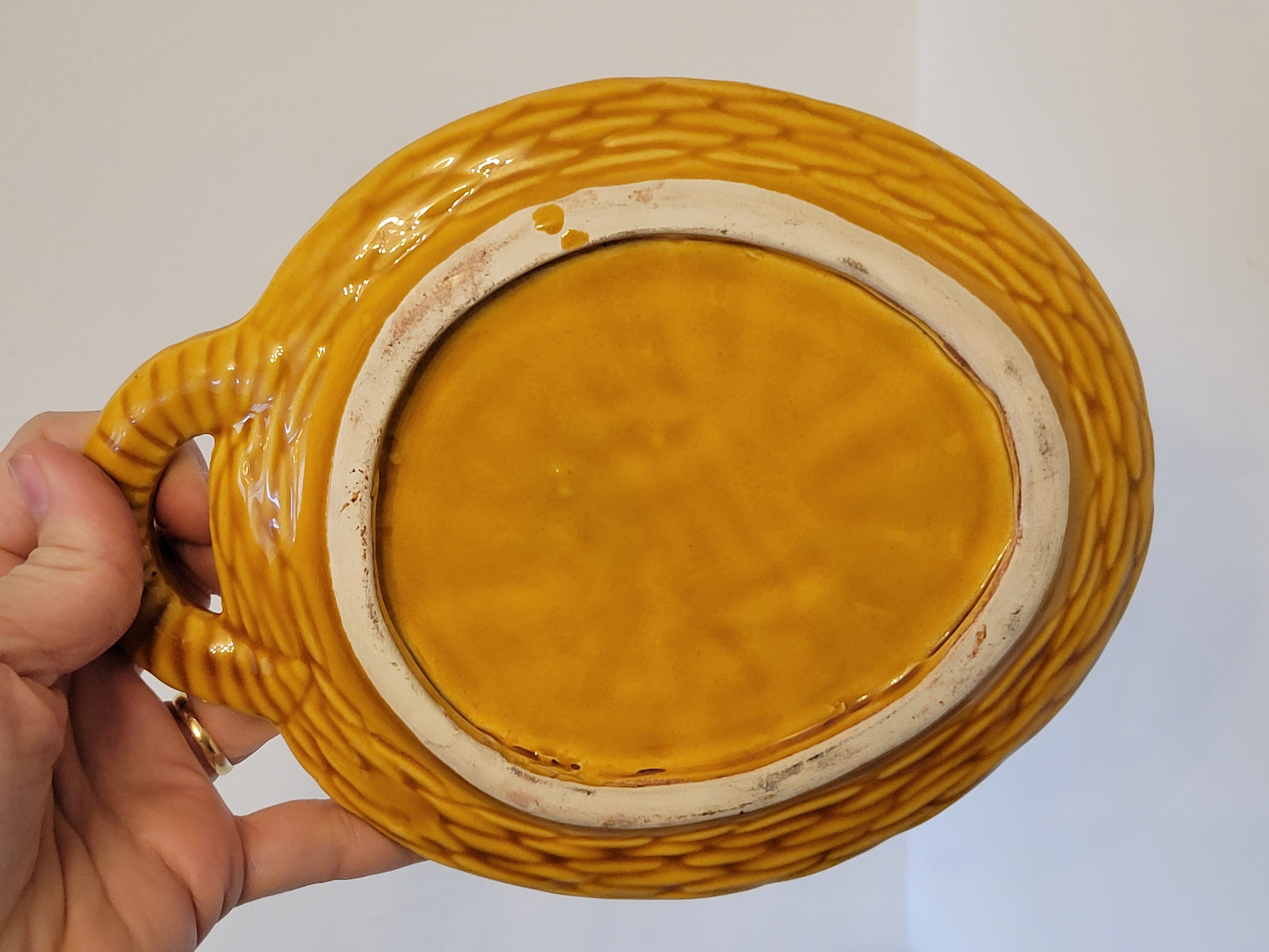 Servant cup or braided ceramic decoration bottle underwear