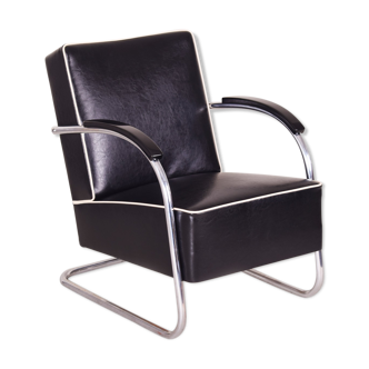 Black leather armchair made in 1930s Czechia by Mucke Melder - Restored