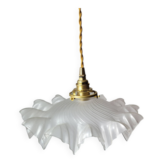 Transparent opaline pendant light