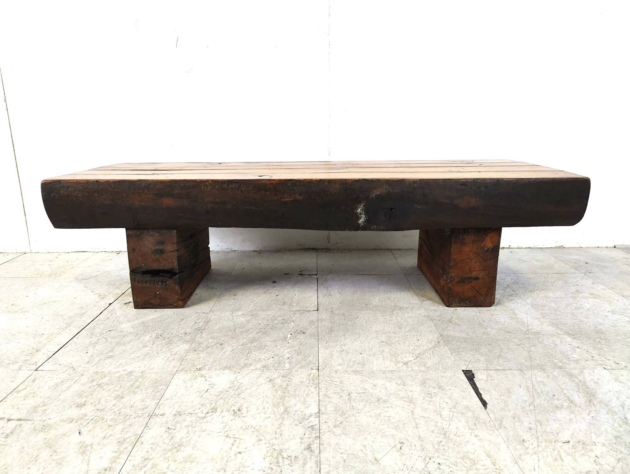 Table basse rectangulaire brutaliste, années 1950