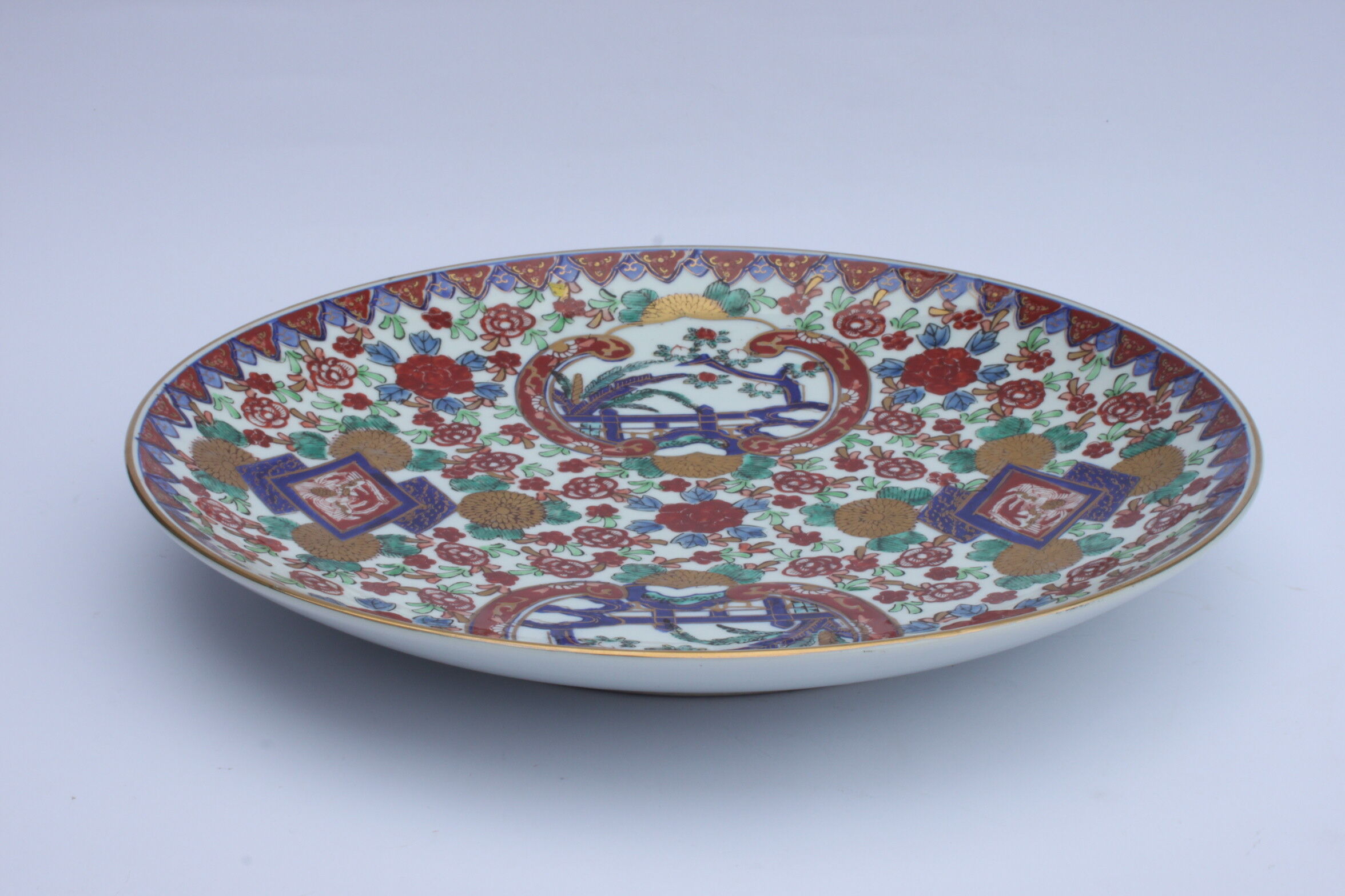 Imari porcelain charger with chrysanthemum flowers, peaches and ho-o birds, Japan, Showa era.