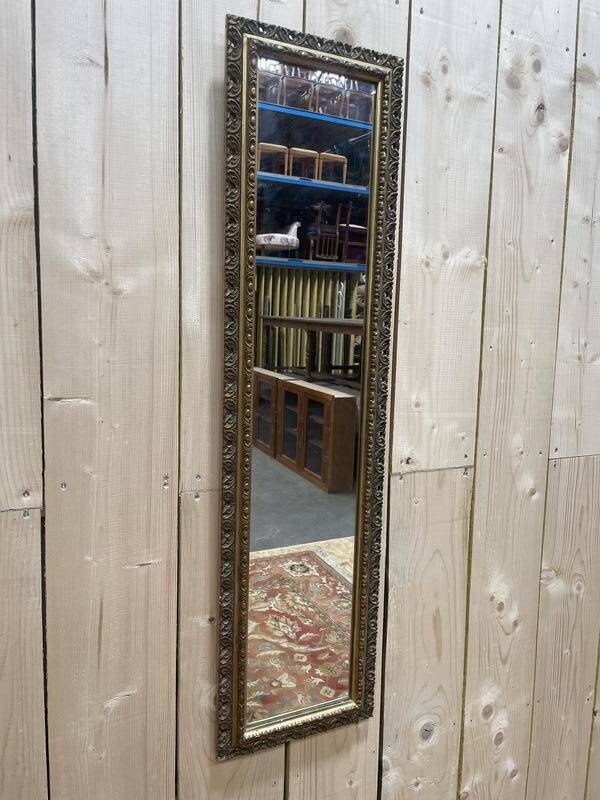 Petit miroir d'entre deux en bois doré