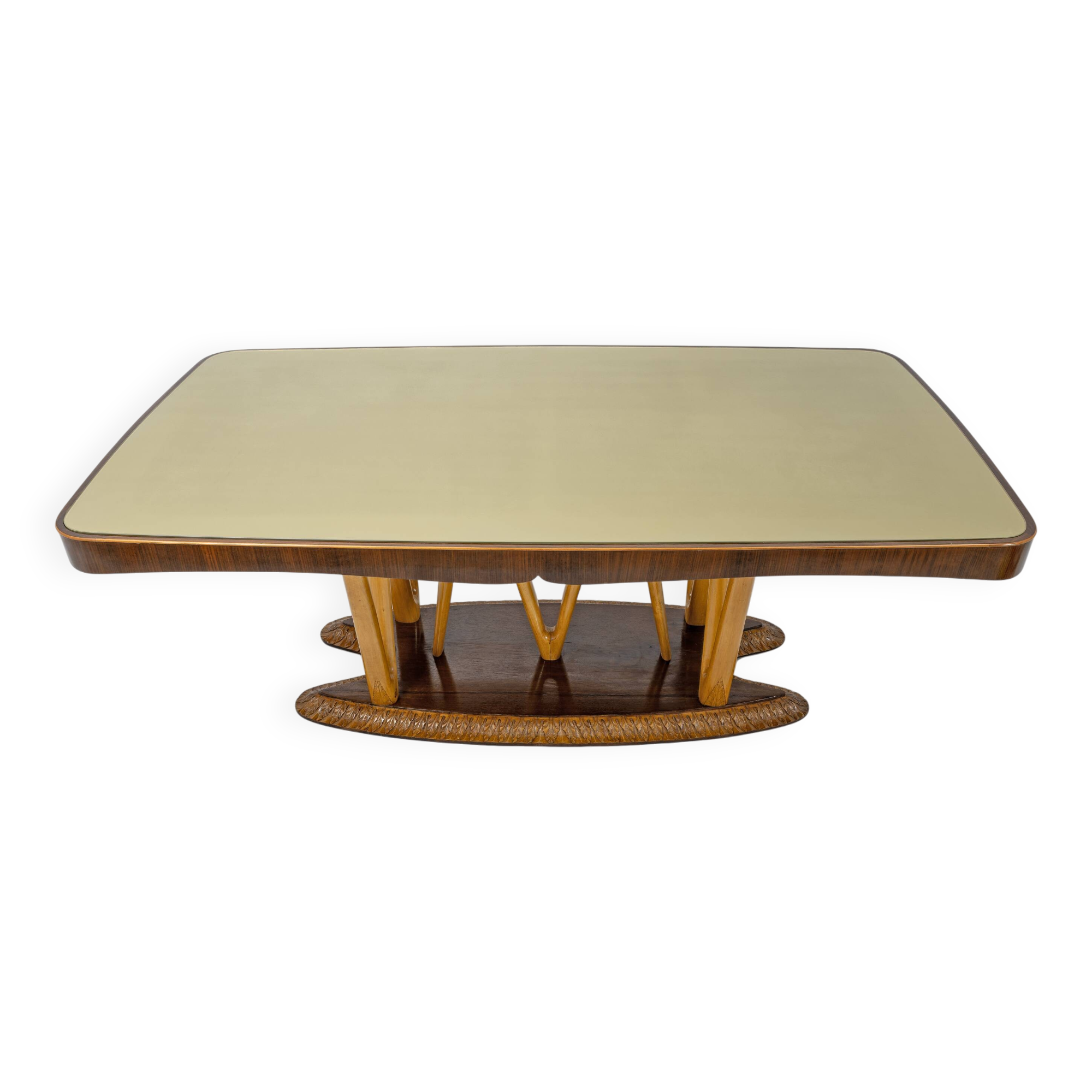 Table à manger italienne du milieu du siècle avec plateau en verre et base sculpturale en érable.