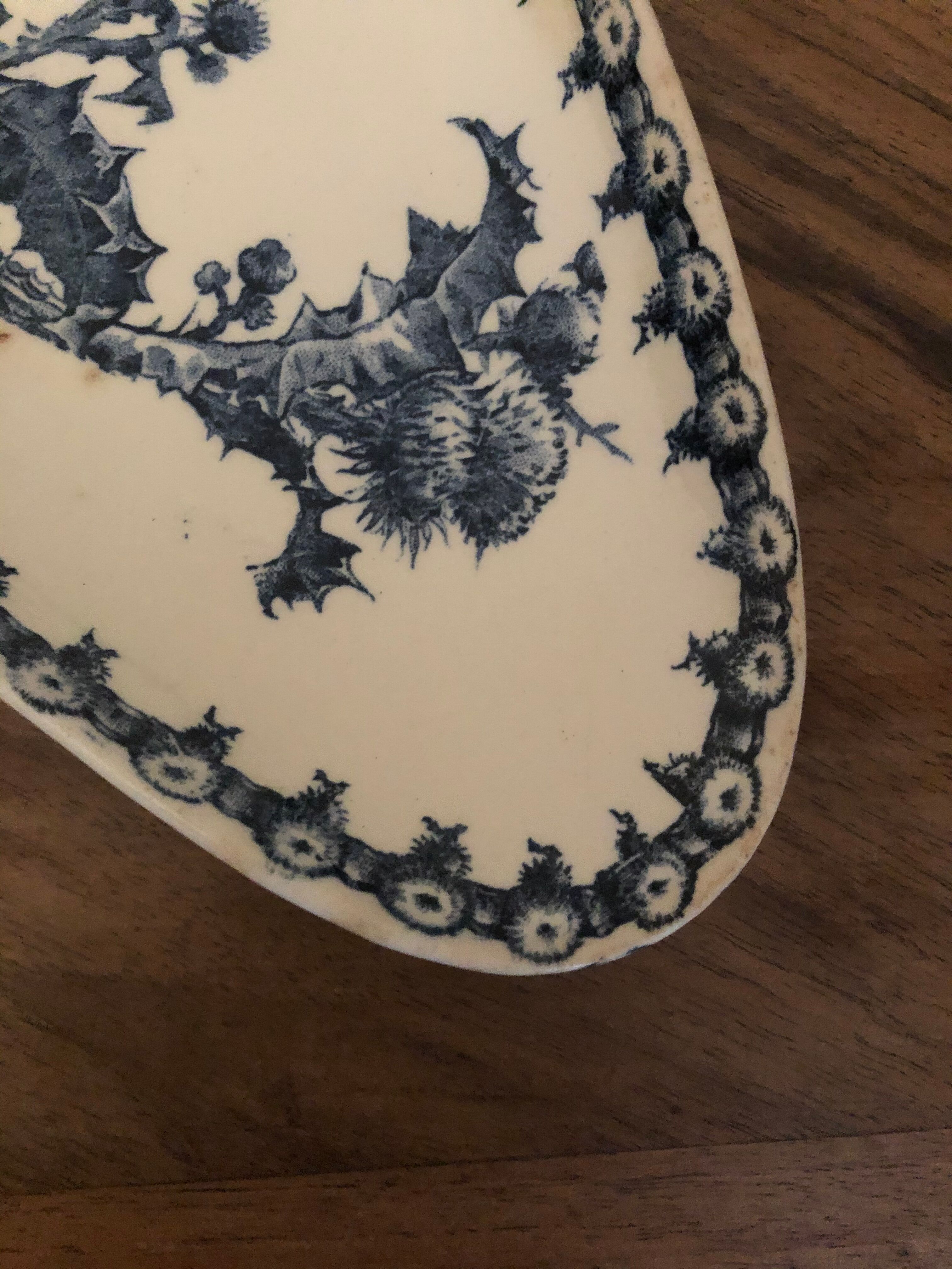 Gien Thistle model ceramic dish