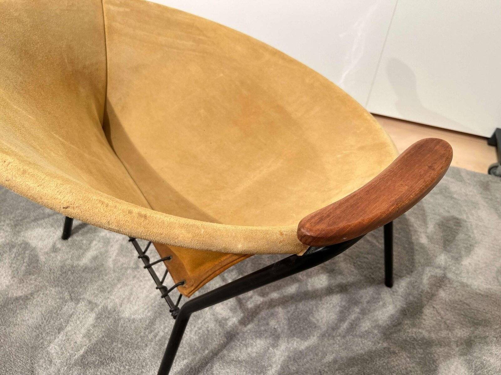 Ensemble de fauteuils lounge en cuir suédé jaune attribués à Hans Olsen, Danemark, années 1960.