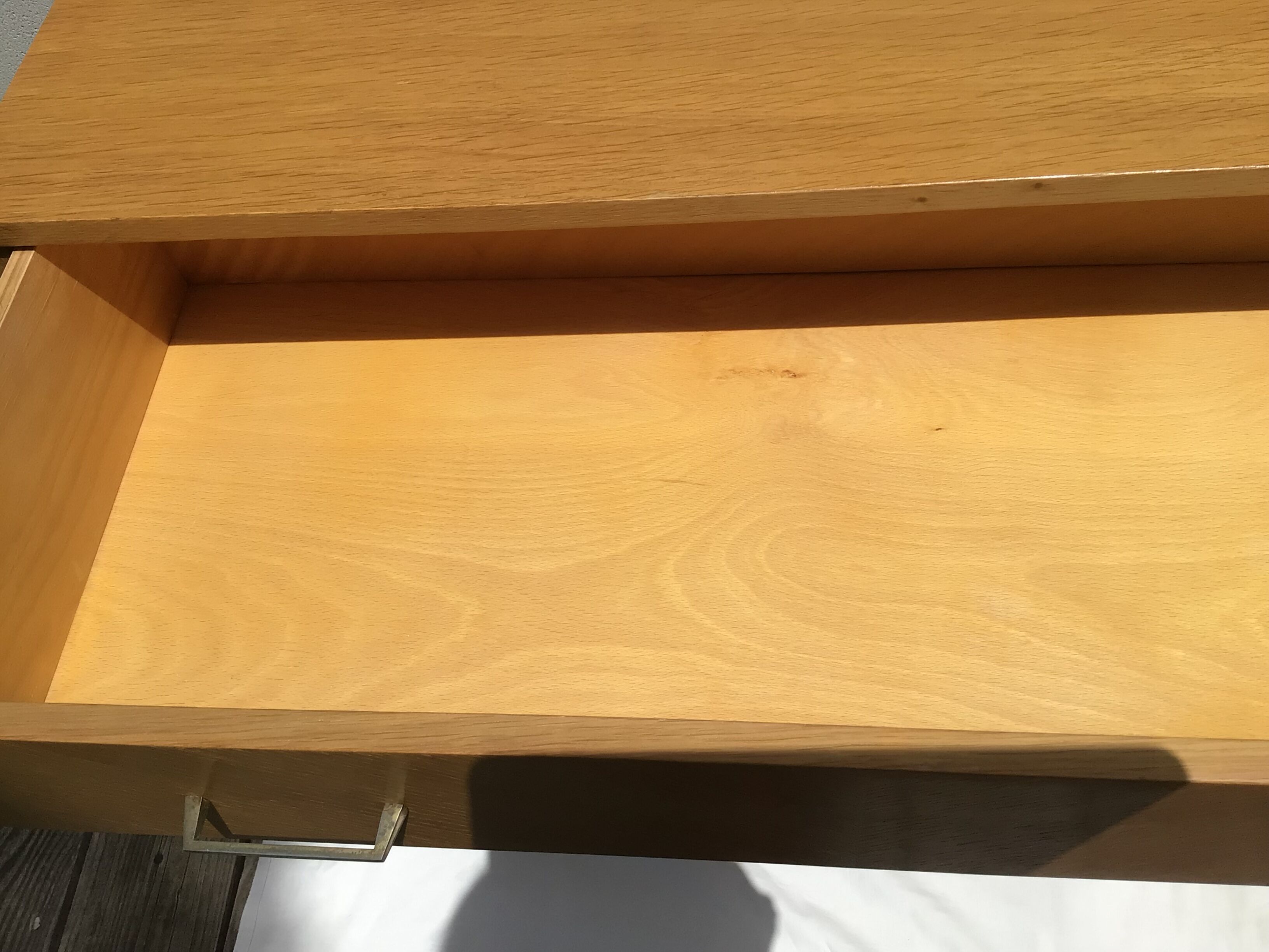 Commode plaquage chêne pieds fuseaux années 60