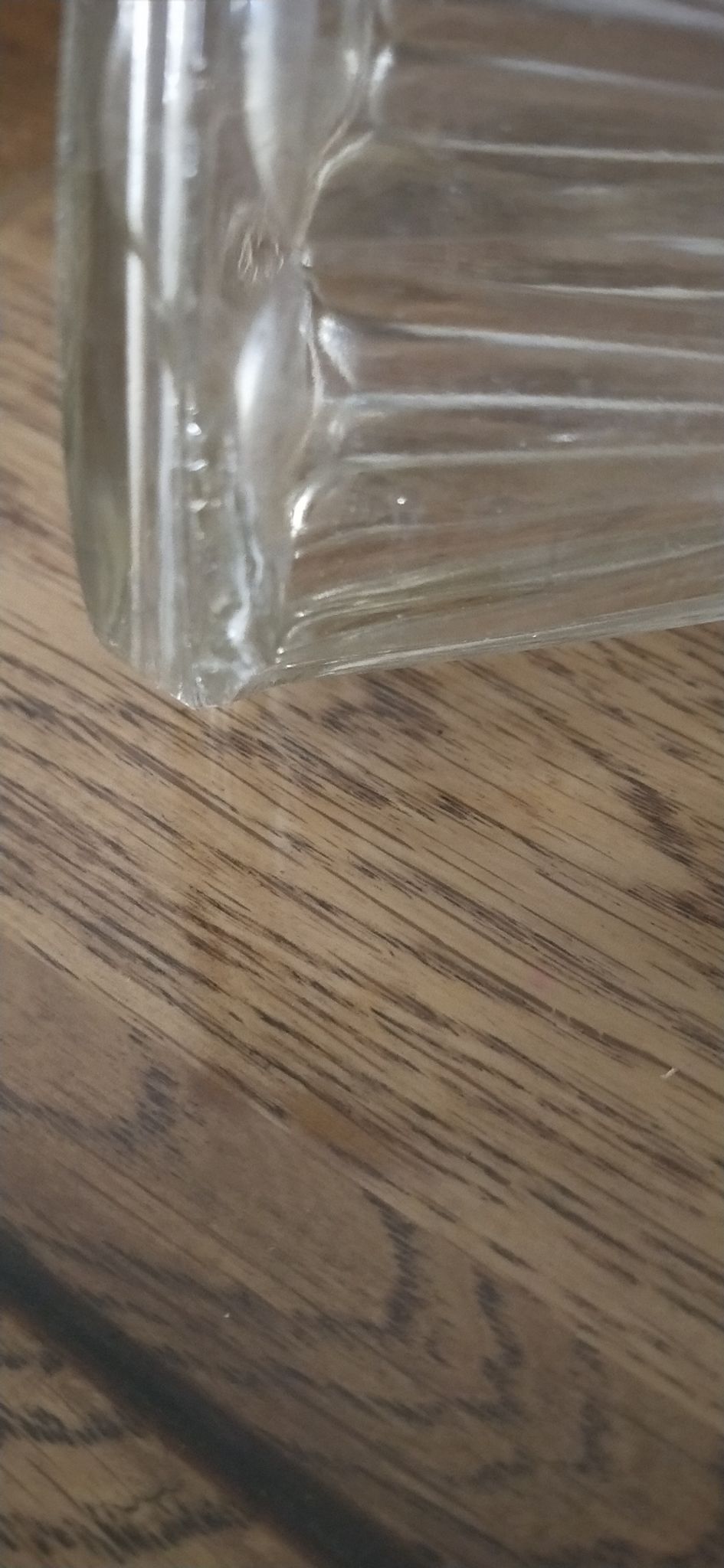 Petit pichet à vin ou cidre en verre