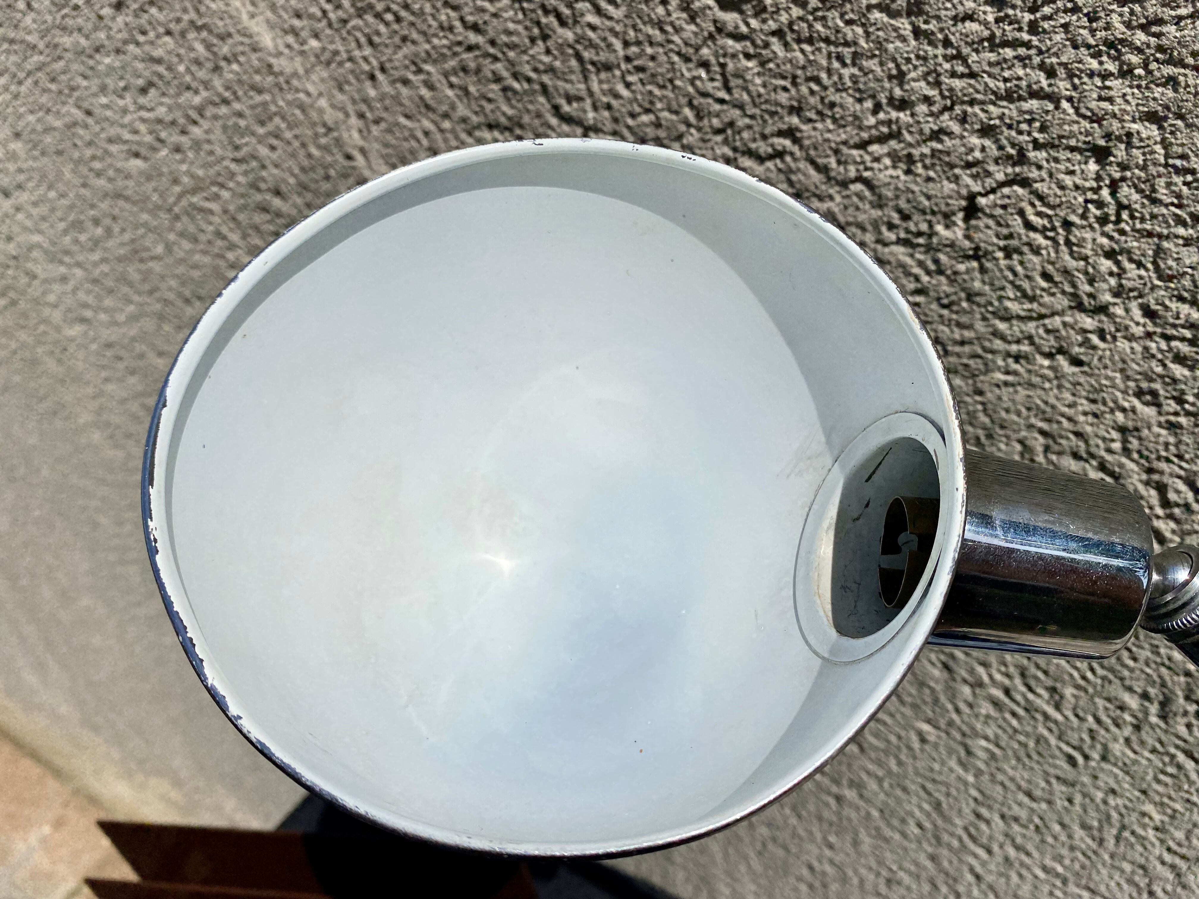 Flexible desk lamp vintage art deco design