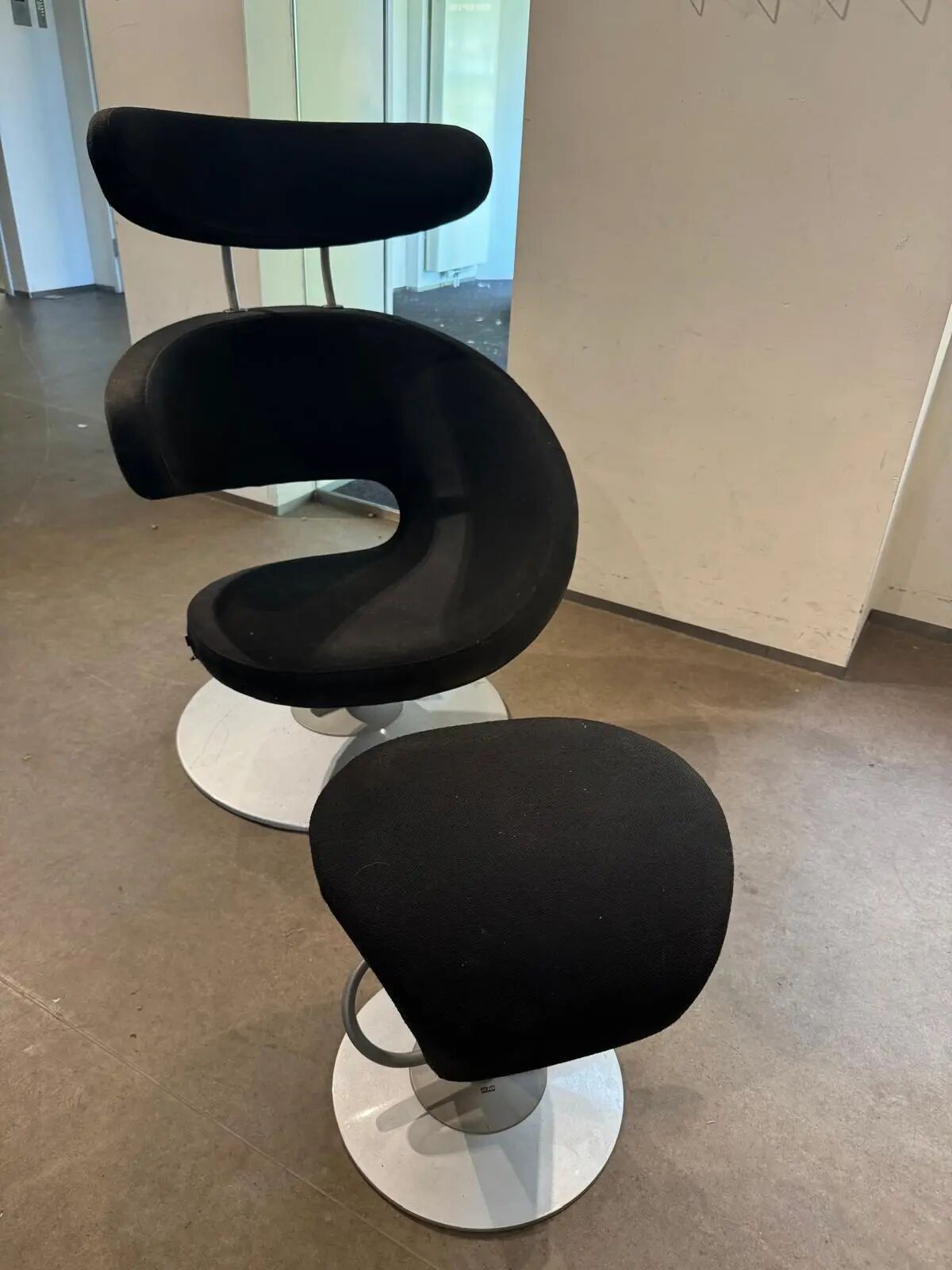 Stokke Variér Peel armchair + footrest
