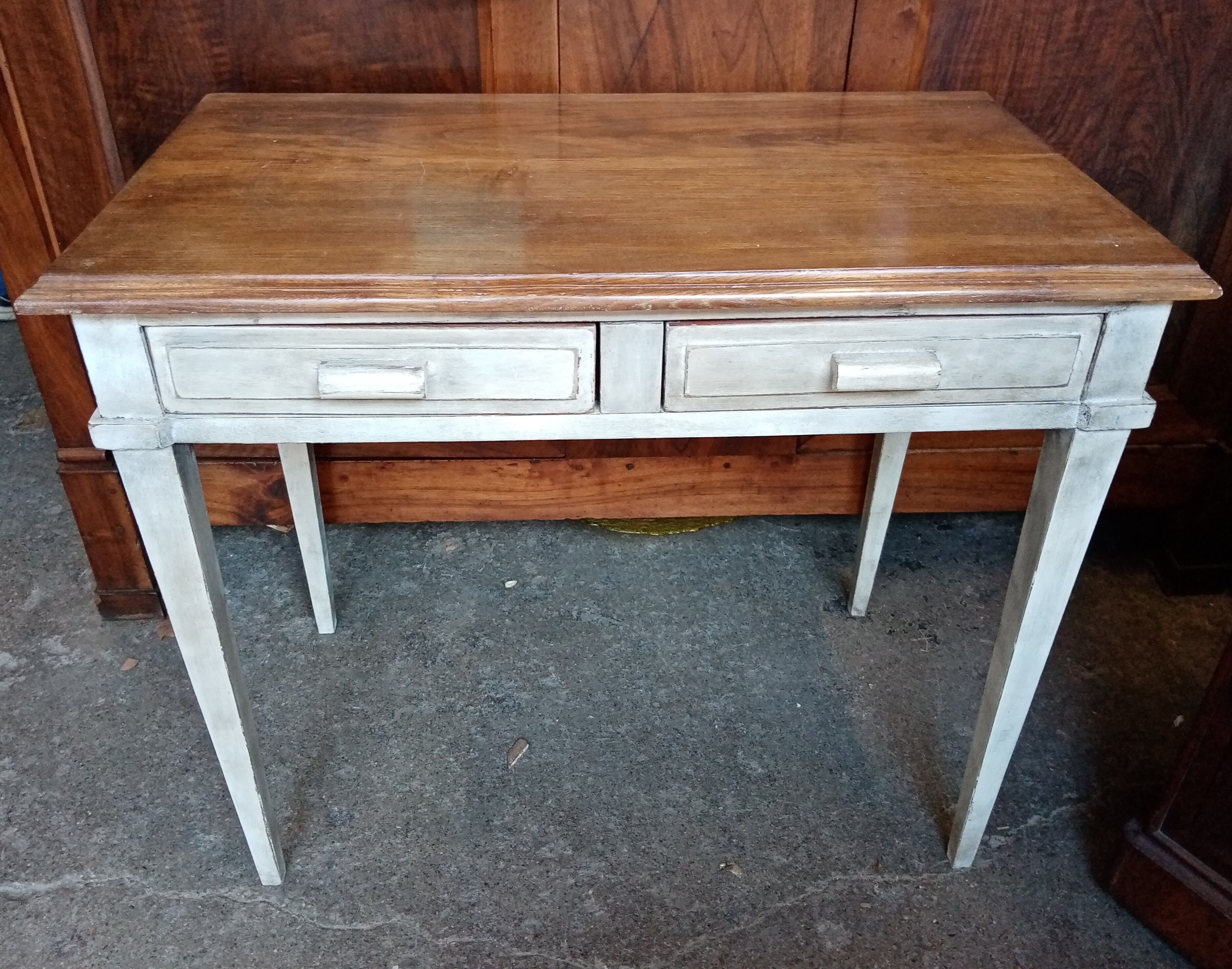 Old desk 2 drawers