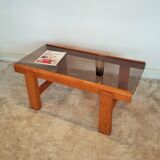 Coffee table in solid elm and smoked glass of the 1970s