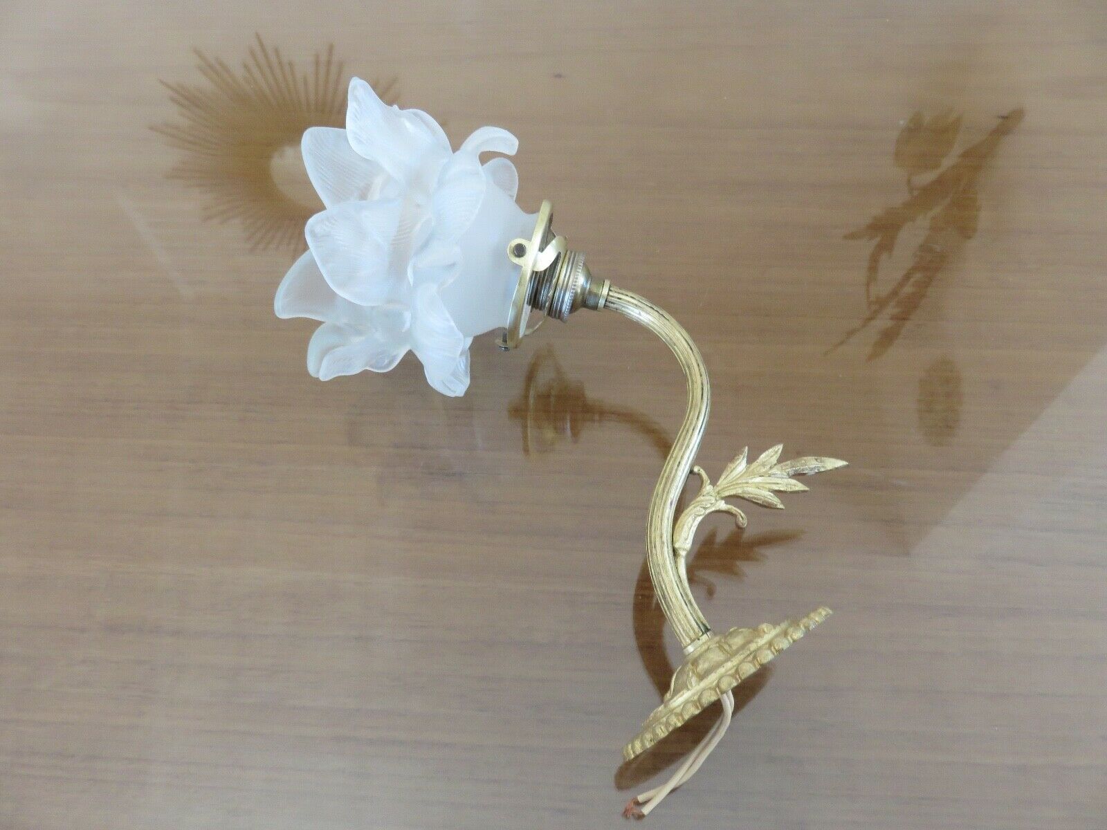 Art Deco wall lamp in bronze and tulip in the shape of pink 30s 40s