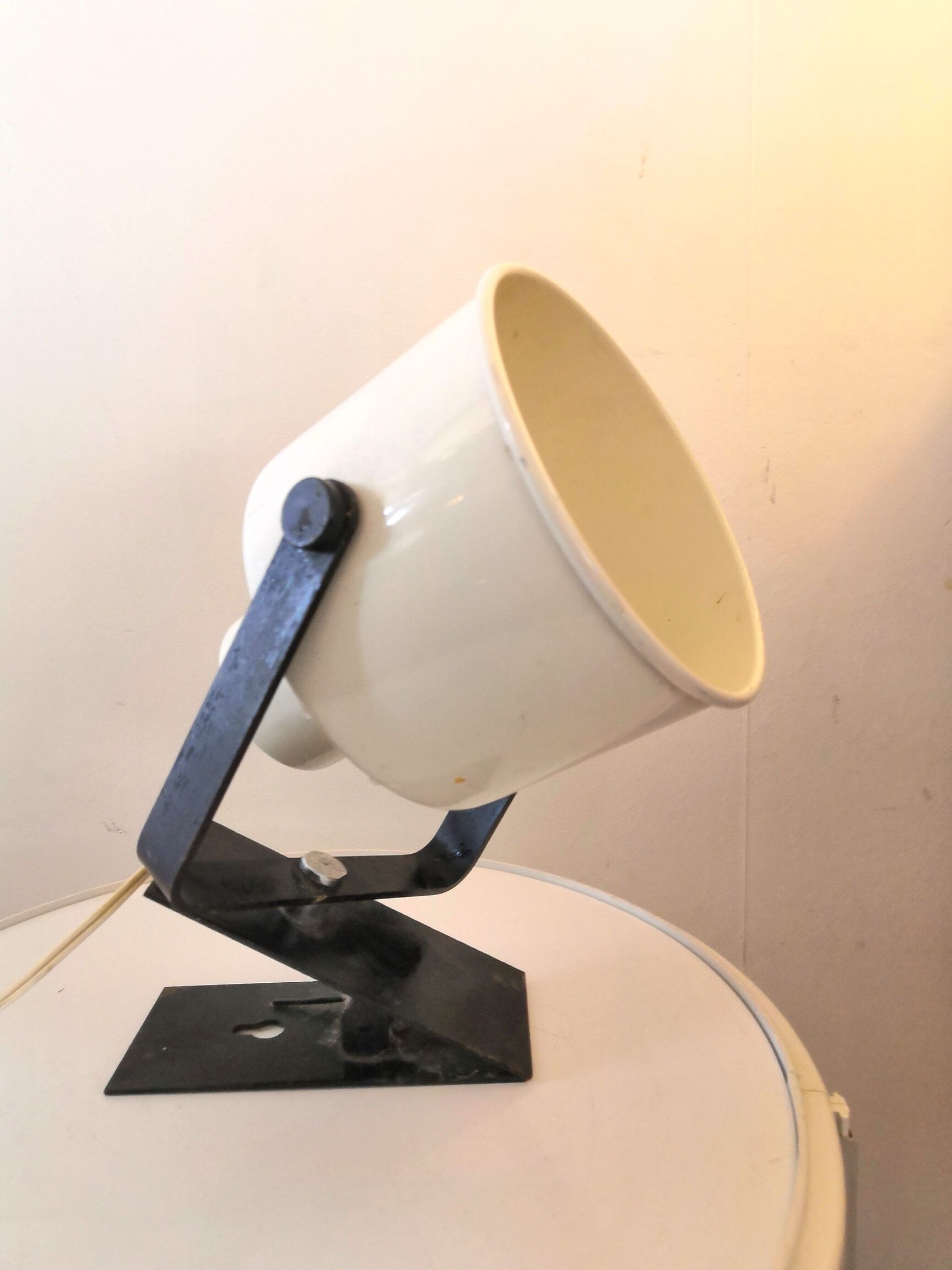 Clamp lamp design 70s