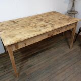 Farm table
