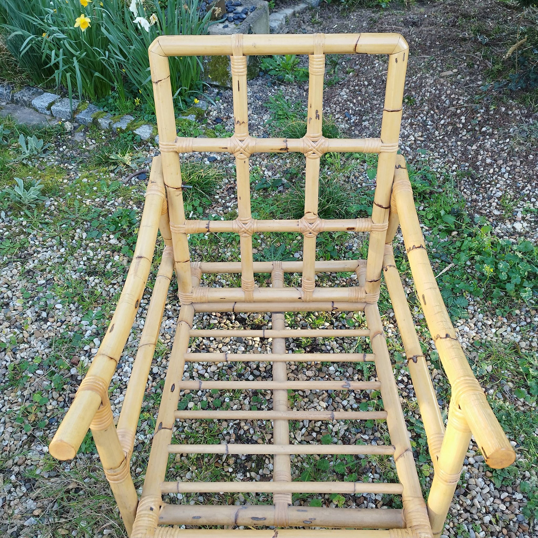 4 bamboo armchairs and a vintage coffee table