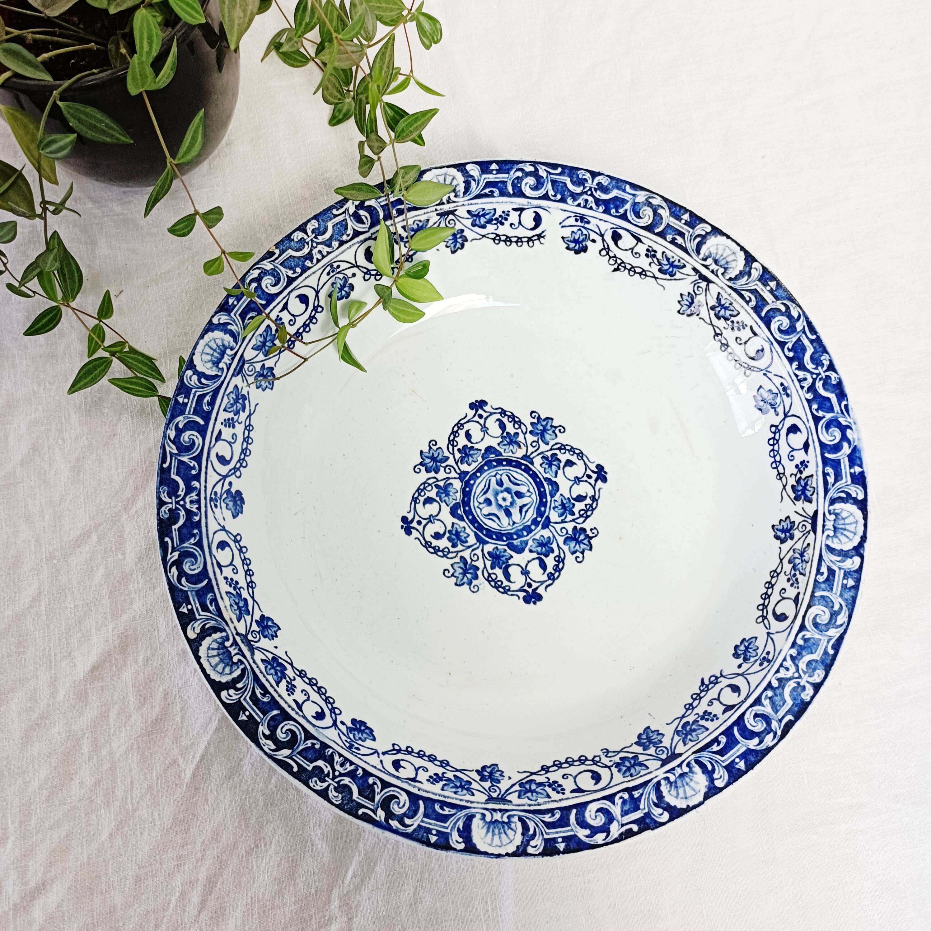 Large round and hollow dish Longwy Louis XV
