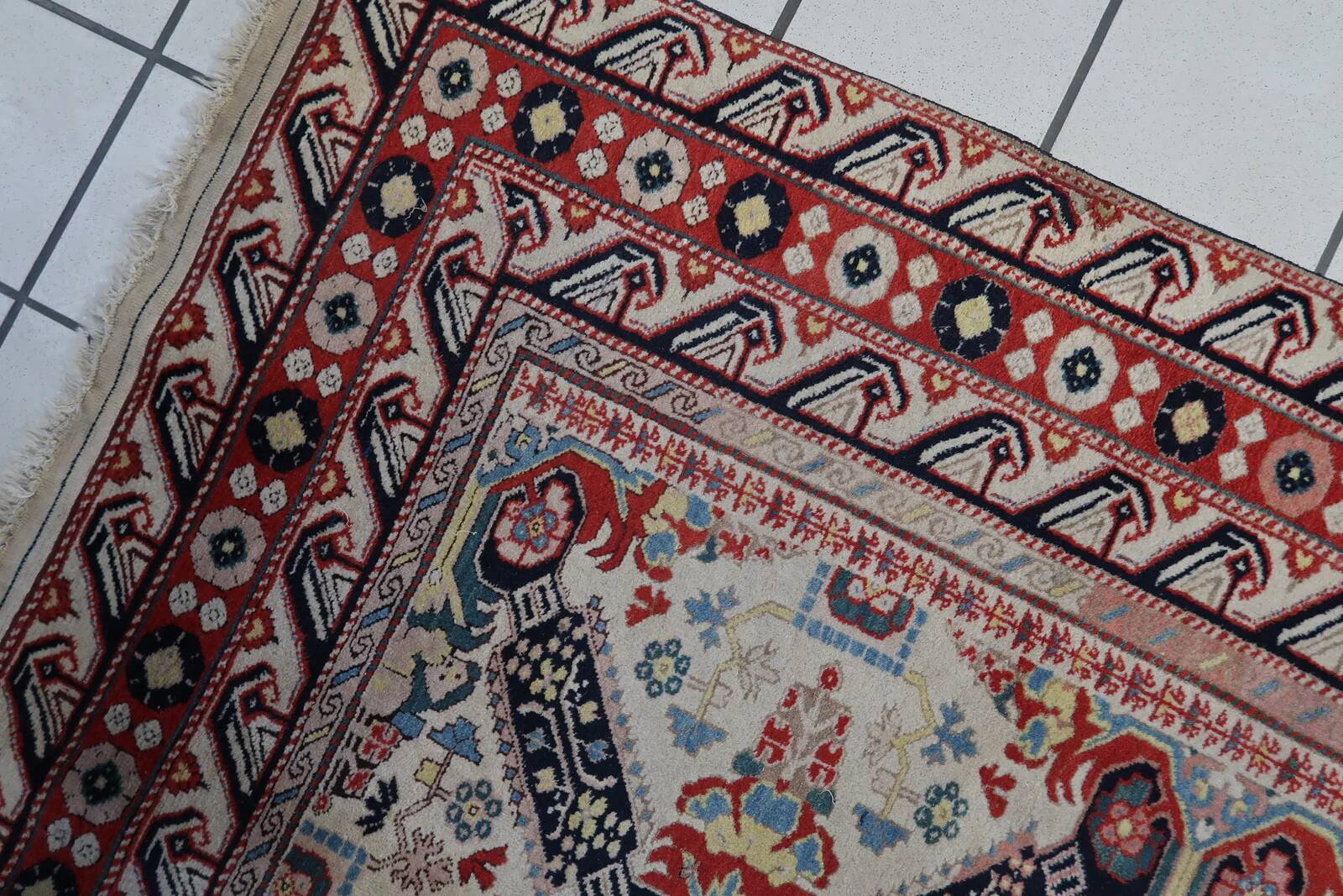 Handmade vintage Caucasian Zeyhur rug 130cm x 228cm 1950s