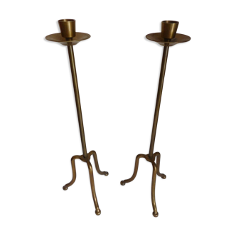 Pair of bronze candlesticks resting on 3 feet modern design