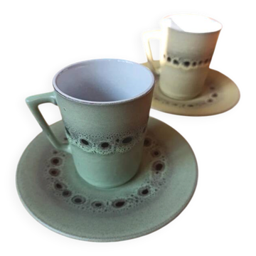 Duo de tasses et sous tasses vintage en grès émaillé