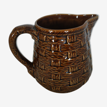 Wine pitcher