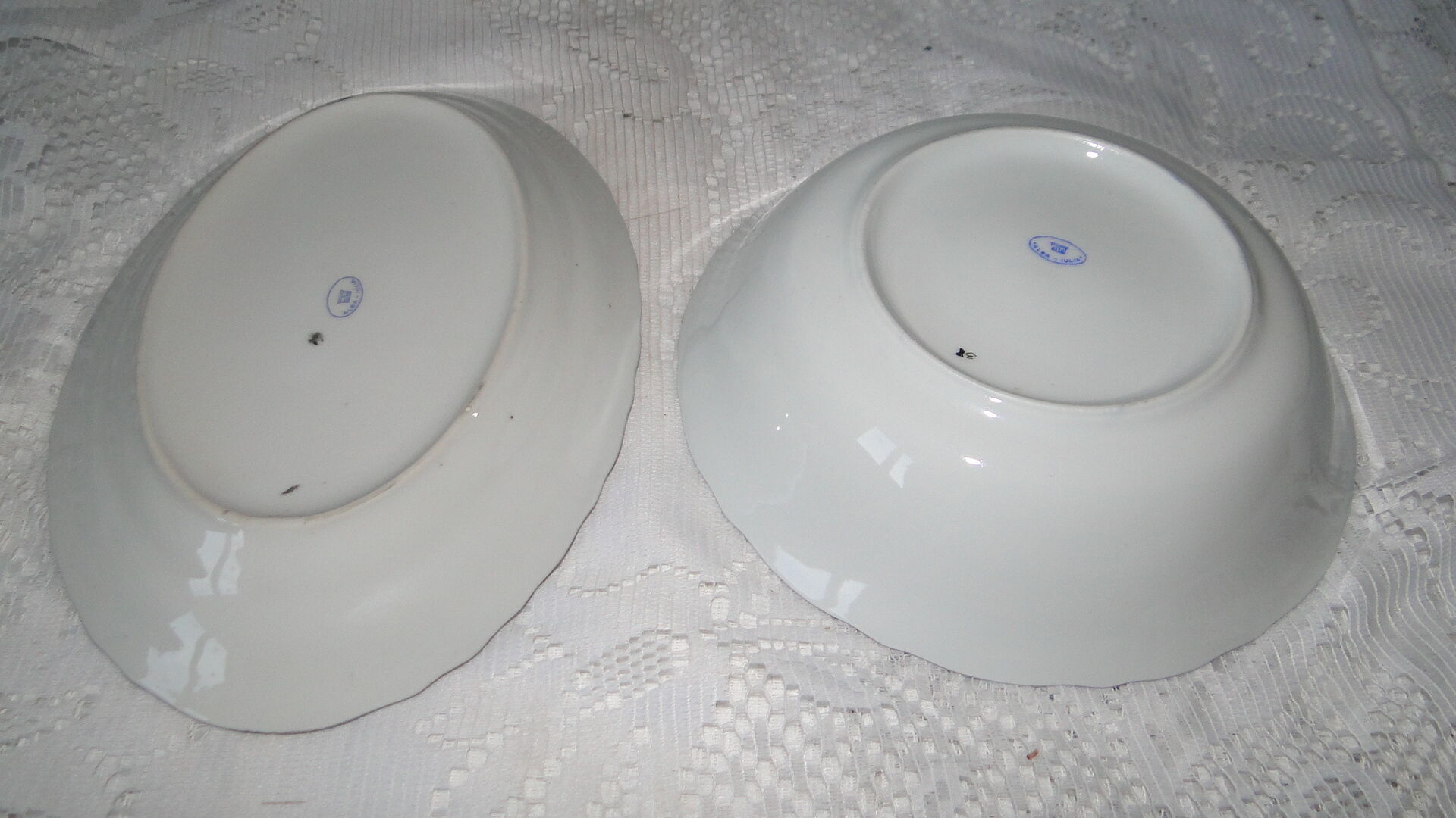 Lot of 2 serving dishes porcelain alba julia romania