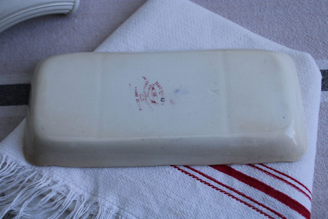 Iron earth ceramic soap dish