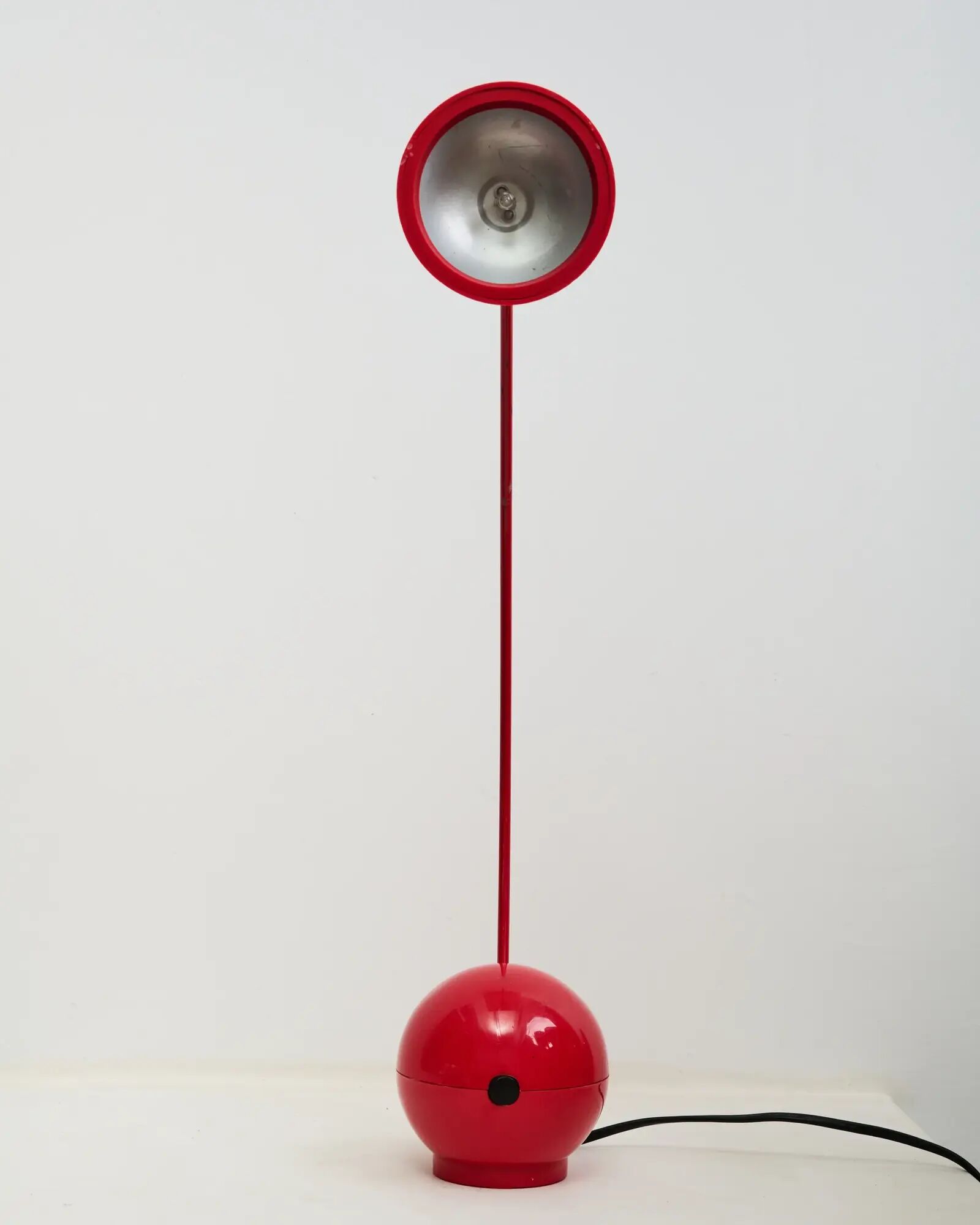 Memphis red desk lamp, 1970s
