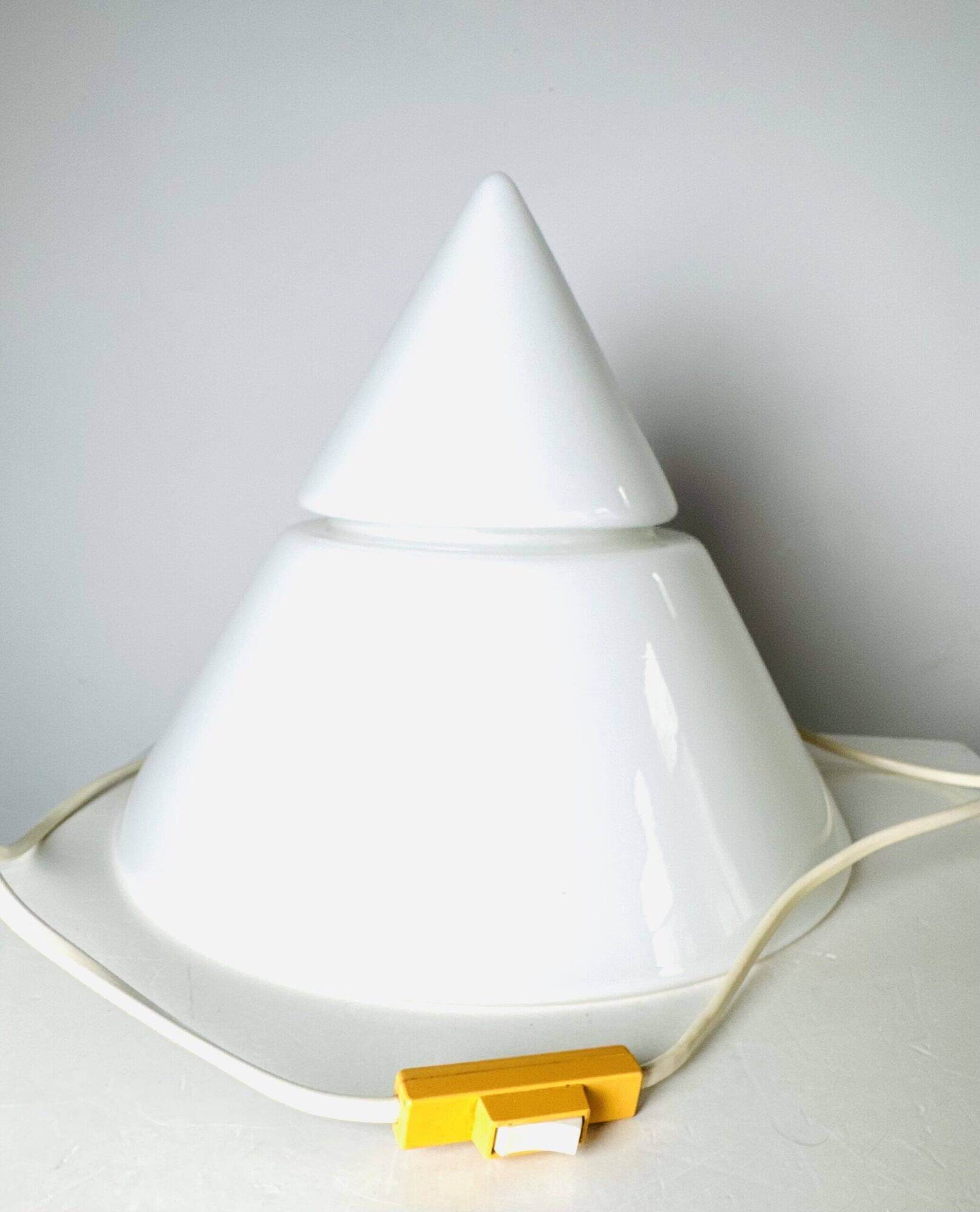D-2136 Kilimanjaro Table Lamp By Sergio Asti For Raak Amsterdam, The Netherlands 1978