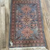 Blue oriental rug with pattern