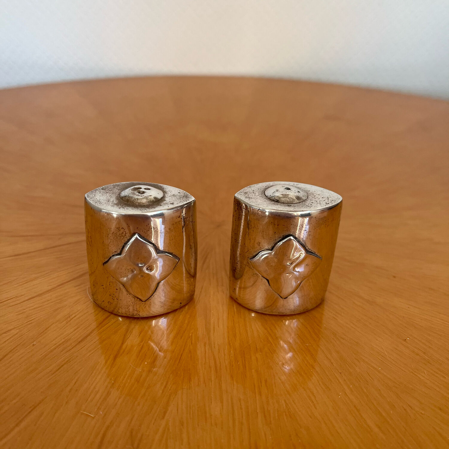 Vintage silver metal salt and pepper shaker