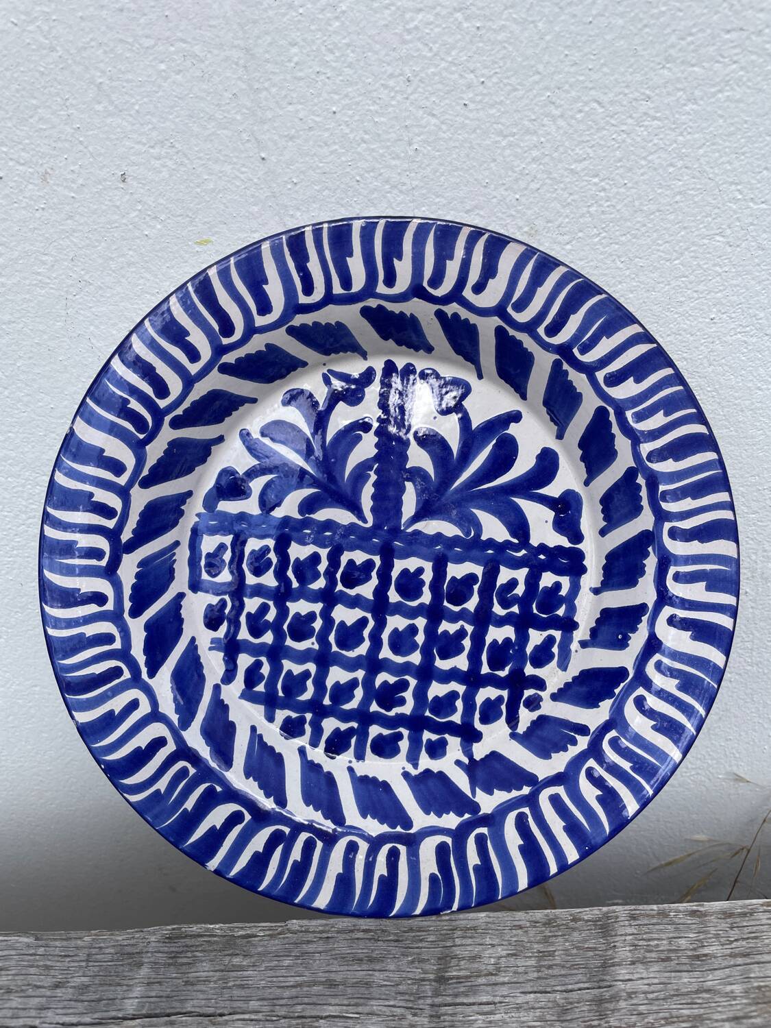 Blue and white decorative dish / plate