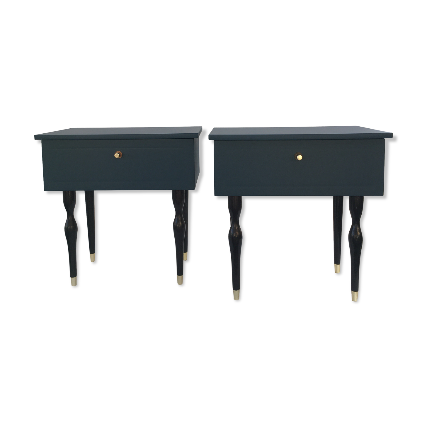 Pair of bedside tables with spindle feet