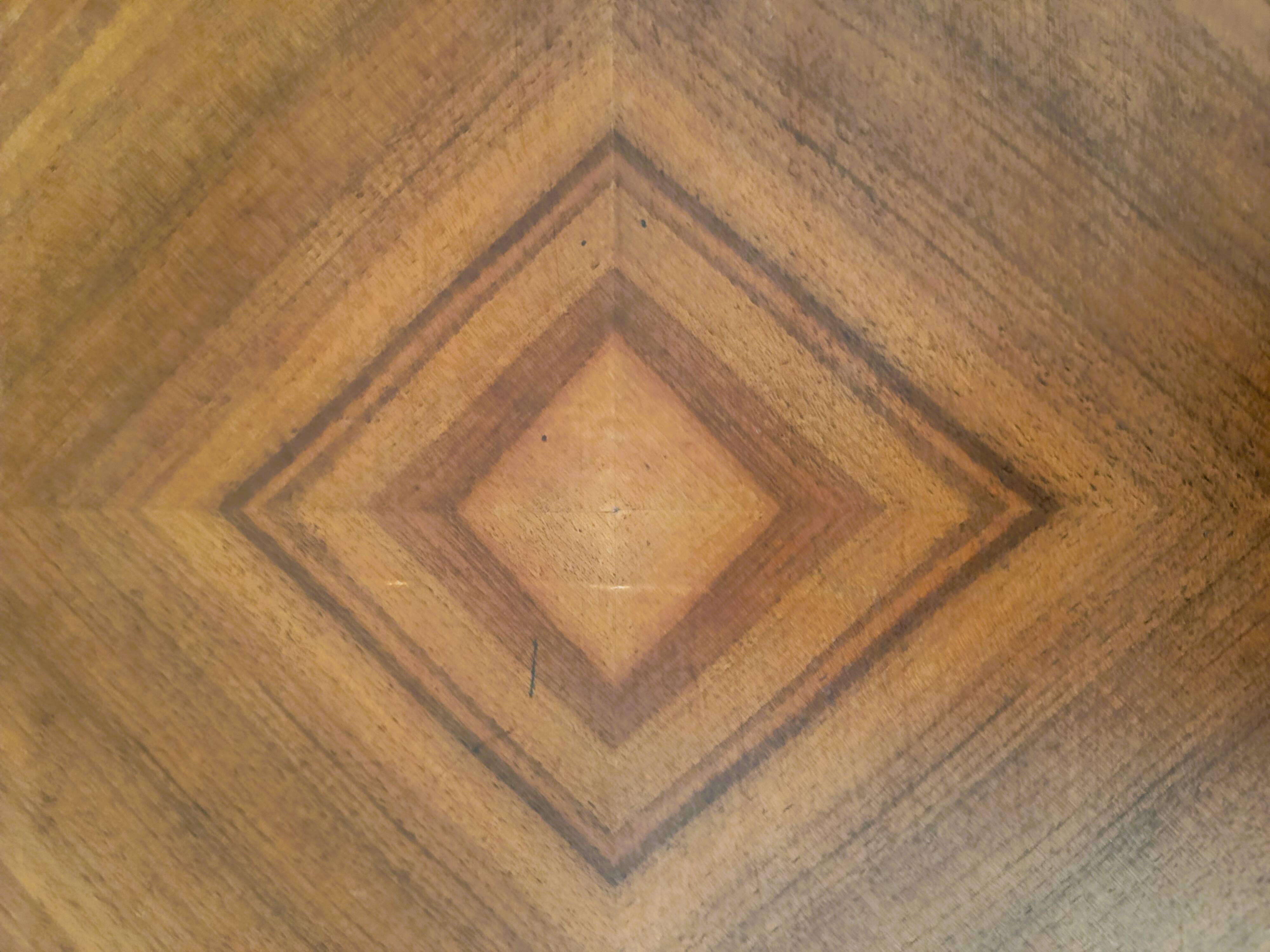 Table pliante vintage aux pieds tournés