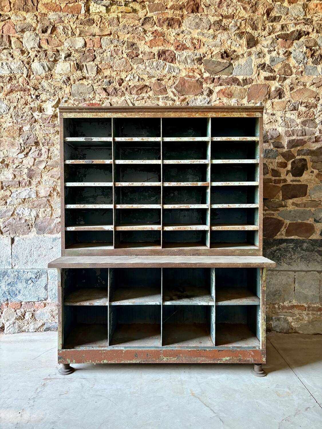 Large double-body industrial shelf in patinated metal – t furniture
