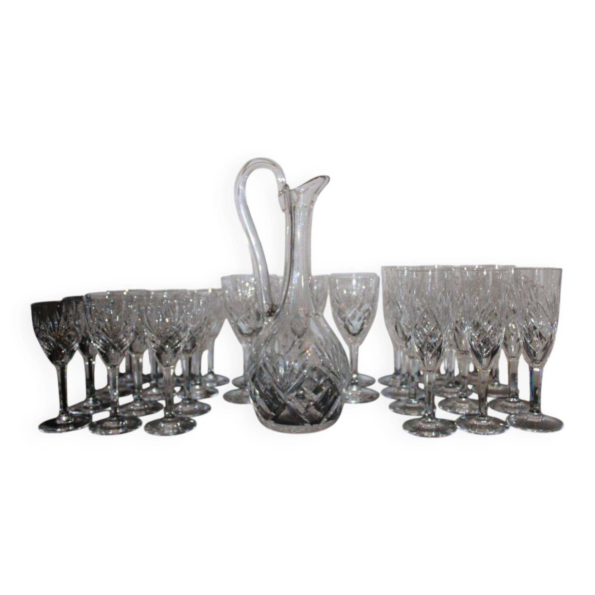 Service of 36 Saint Louis Chantilly glasses.