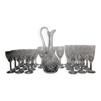 Service of 36 Saint Louis Chantilly glasses.